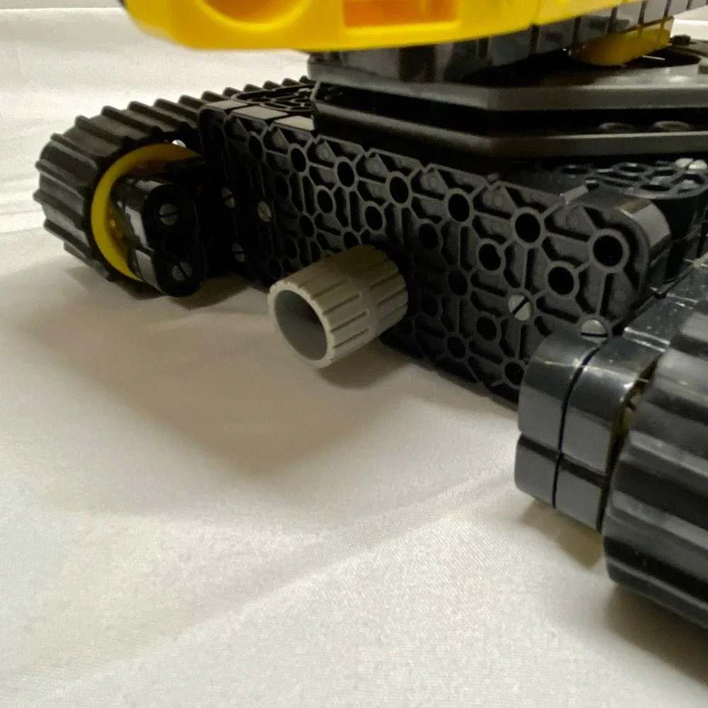 LEGO Technic Excavator Vexcon VIQ-1208 + 3 Worker Men Missing Limbs No Manuals